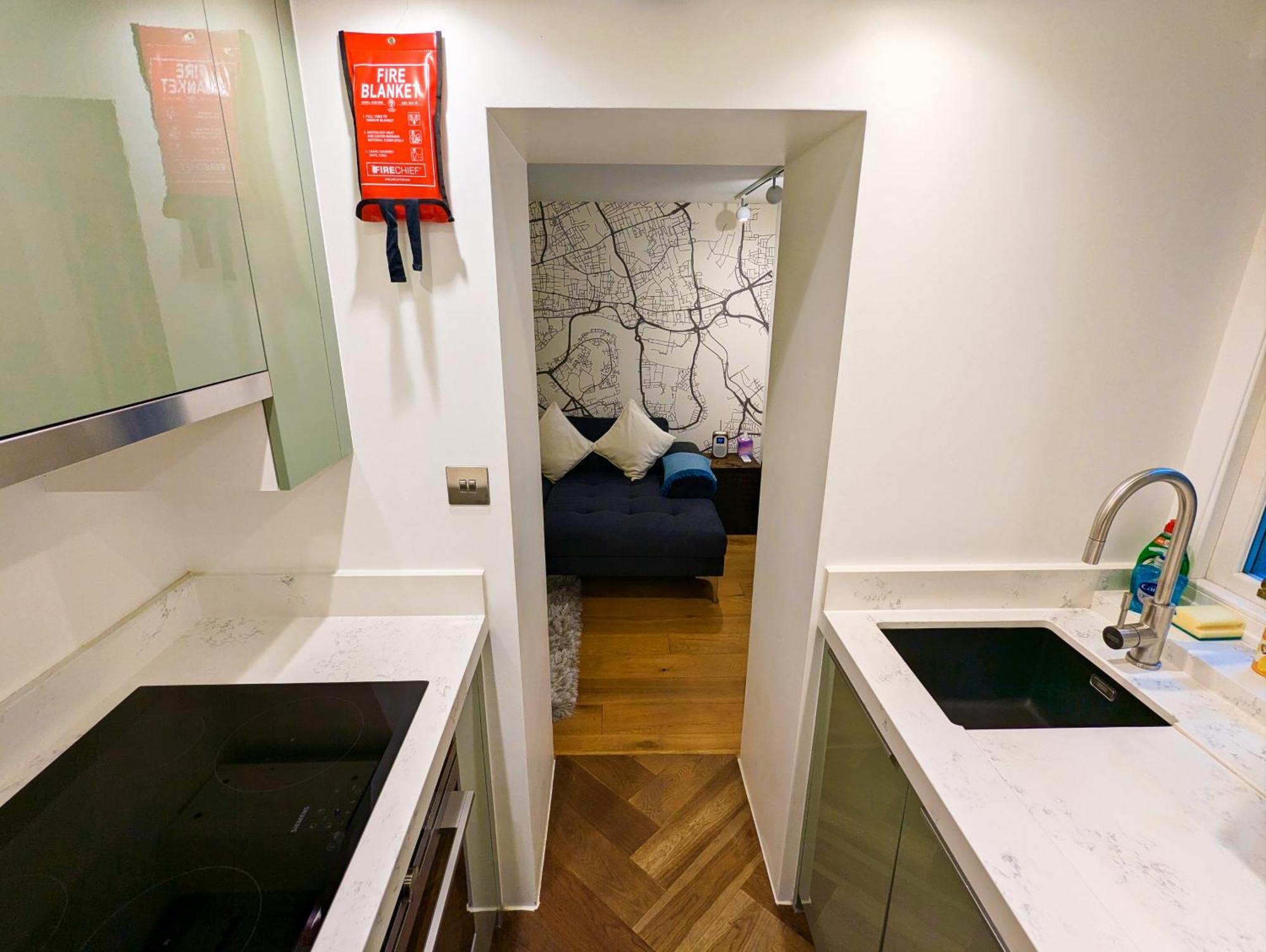 Modern 1 Bedroom Apartment In Kensington ลอนดอน ภายนอก รูปภาพ